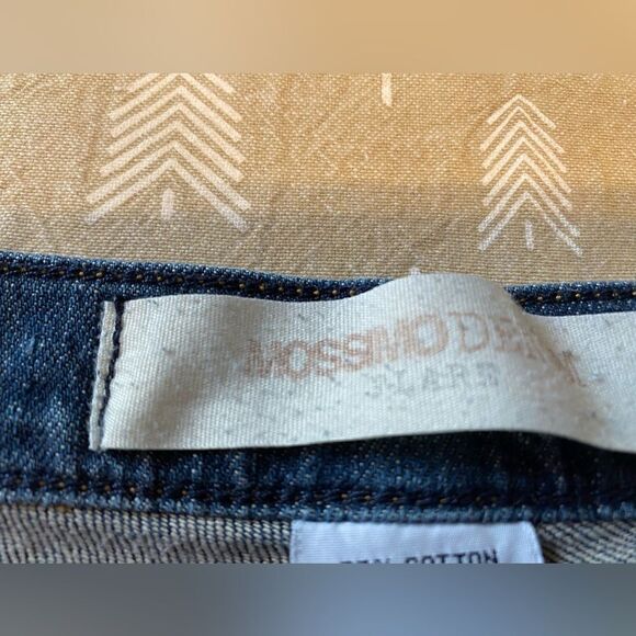 MOSSIMO Flare Jeans, size 7. (J52) - Picture 6 of 7